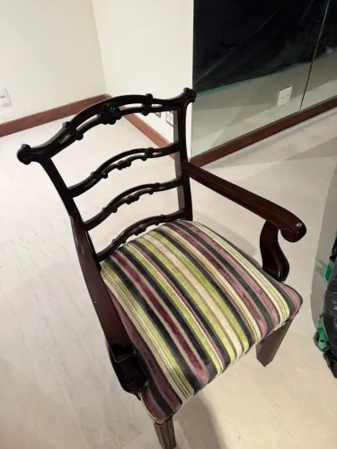 Conjunto de 10 Cadeiras de Madeira Maciça