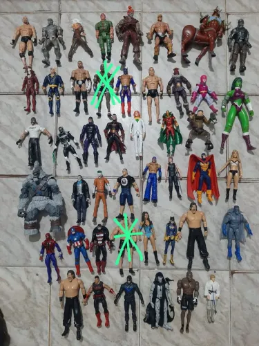 Lote Marvel legends DC WWE e outros 
