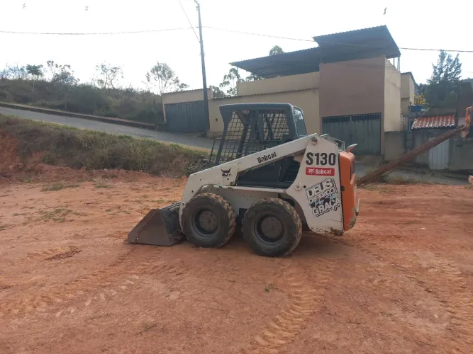 Mini carregadeira bobcat