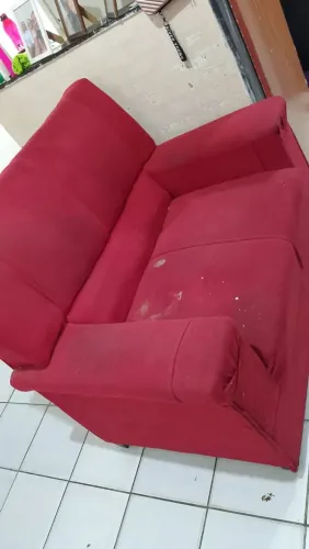 Sofá de dois lugares 