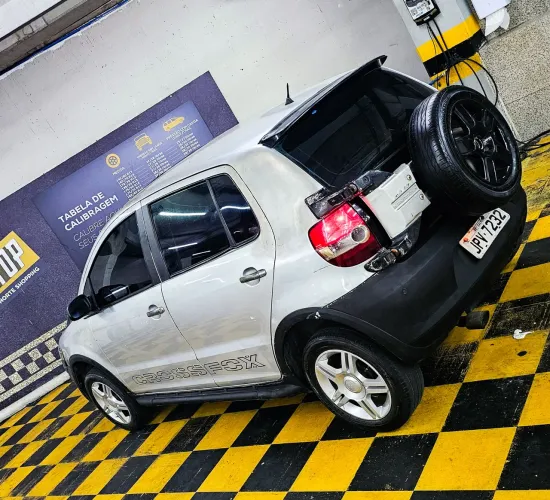 Volkswagen Crossfox 1.6 MI Total Flex 8V 5P 2005