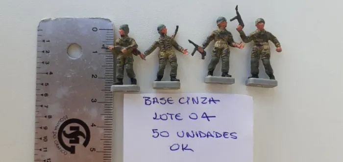 Miniaturas 50 Soldados Guerra, ANOS 70. Escala 1/72 pintados a mão.