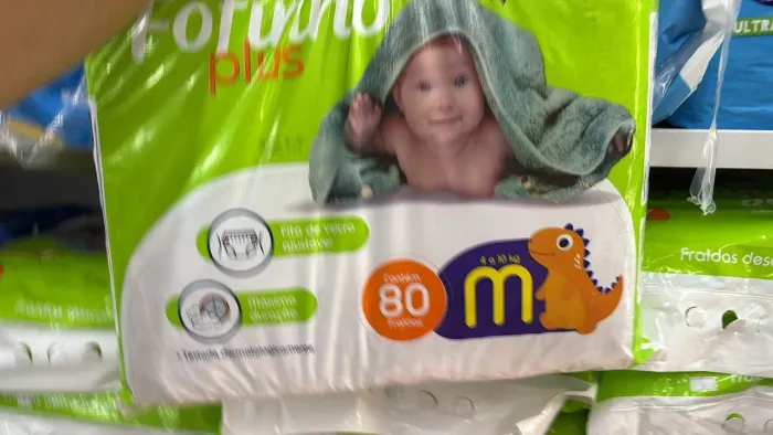 Dois pacotes de fralda bebê fofinho lenço umedecido e lata Aptamil