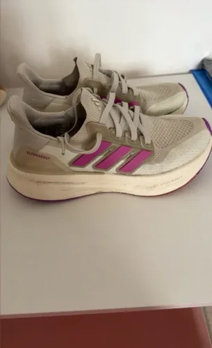 Tênis adidas