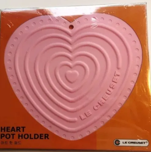 Suporte Panela Coração Rosa Le Creuset