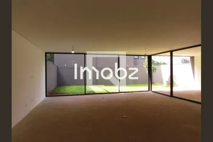 Casa à venda na Rua Joaquim Cândido de Azevedo Marques 845 - Morumbi São Paulo - Sp 05688-