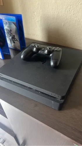 PlayStation 4 slim 1 TB