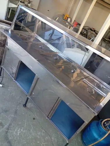 Cuba quente de 6 cubas sendo 4 cubas grande e 2 pequenas toda no inox e vidro conservada 