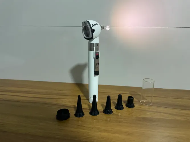 Otoscópio MD Omni 3000 LED - Branco | NOVO