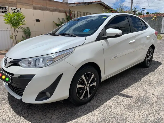 Toyota Yaris XS Connect Sedan 1.5 Flex 16V AUT 2021