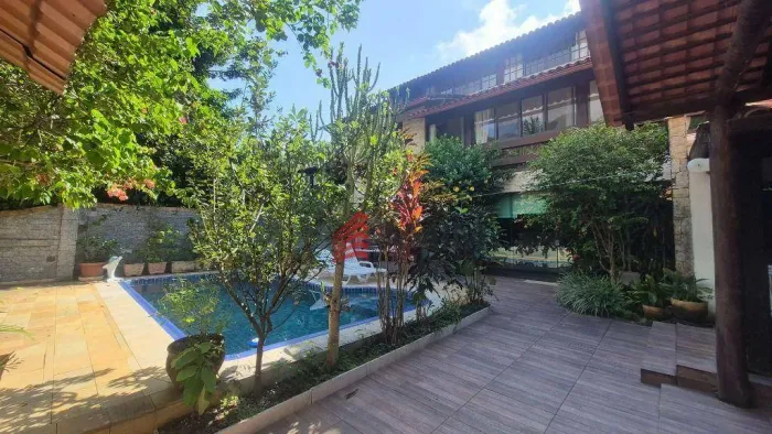 Casa à venda no charmoso bairro de Itacoatiara com 6 quartos, piscina, área gourmet - Nite