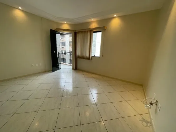 Imóvel para aluguel com 100 metros quadrados com 3 quartos em Centro - Macaé - RJ