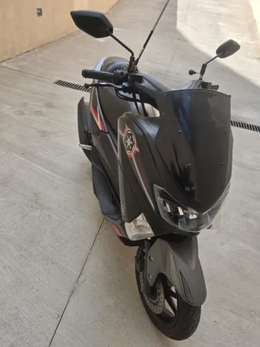 Vendo Nmax serie limitada Star Wars 2021