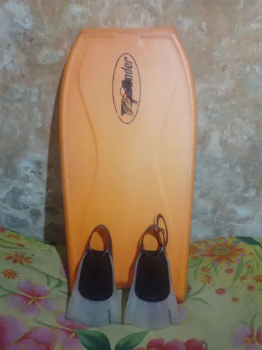 Vendo plancha BoardyBorde com pé de pato
