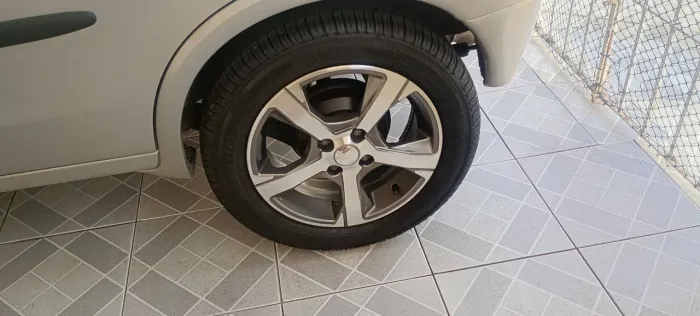 Jogo de rodas aro 15 com pneus