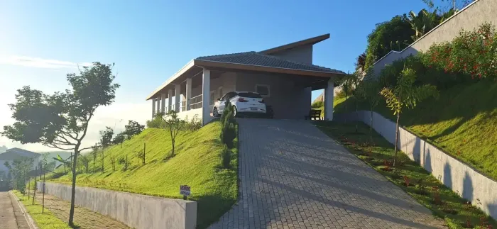 BELÍSSIMA CASA TÉRREA À VENDA NO CONDOMÍNIO RESIDENCIAL MANTIQUEIRA SÃO JOSÉ DOS CAMPOS/S