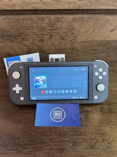 Nintendo  Switch Lite 32 GB