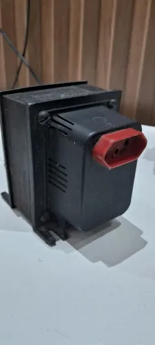 Transformador 750W (110 e 220v)