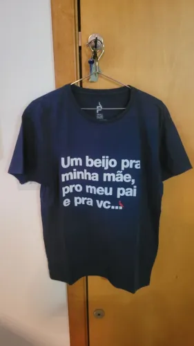 Camiseta Reserva - Frase um beijo para a minha mãe - P