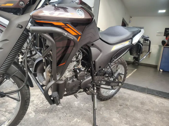 Lander xT 250 praticamente zero