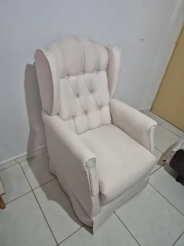 Poltrona de amamentação linho