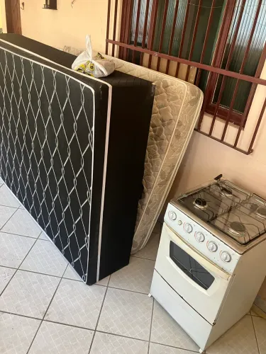 Kit: cama, colchão e fogão