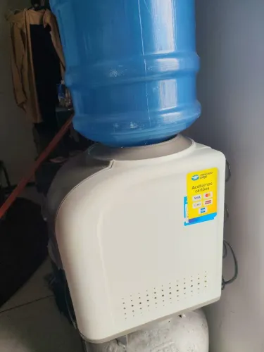 Vendo um gelagua 