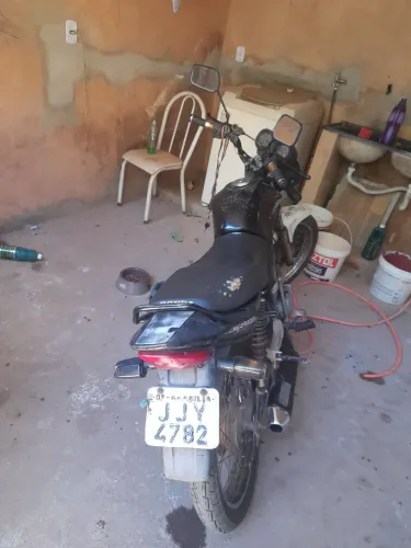 Vendo moto 150