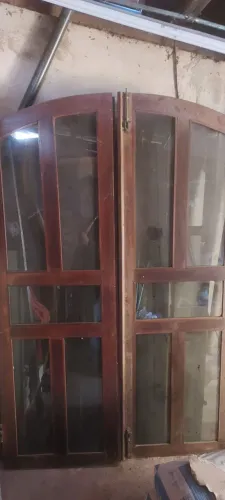 1 Porta de duas folhas e 2 janelas de duas folhas de Ipê usada
