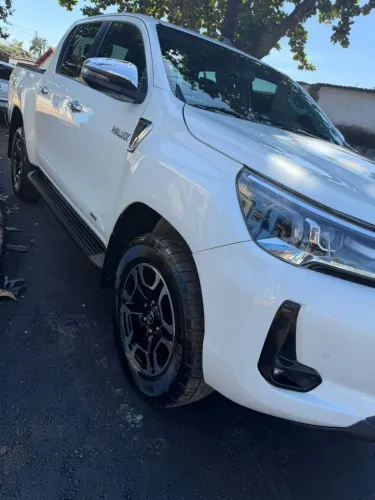 Toyota Hilux CD SRX 4X4 2.8 TDI 16V Diesel Aut. 2021