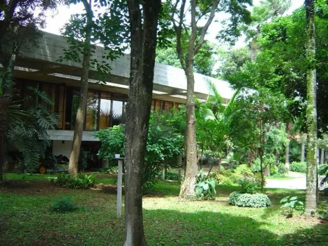 Sobrado - 5 Dormitórios (3 Suítes) à Venda no Jardim Santa Helena - São Paulo/SP