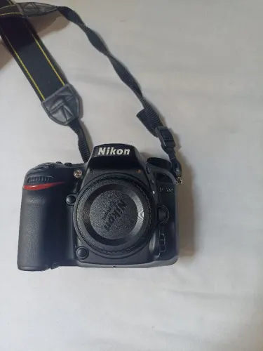 Nikon D7200 com lente 50 mm e bateria extra