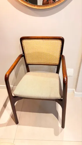 Conjunto com 2 Cadeiras em Madeira Maciça com Palhinha - Rio Design - R$ 850 cada