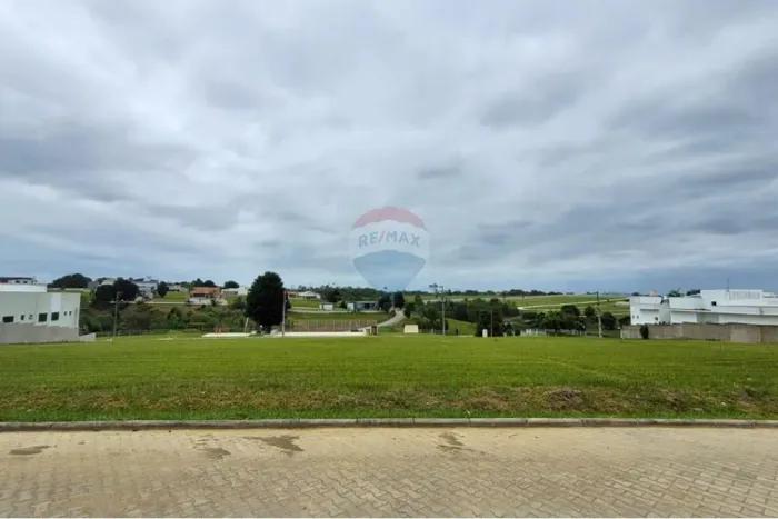 Terreno de 680m² no Condomínio Terras da Bahia