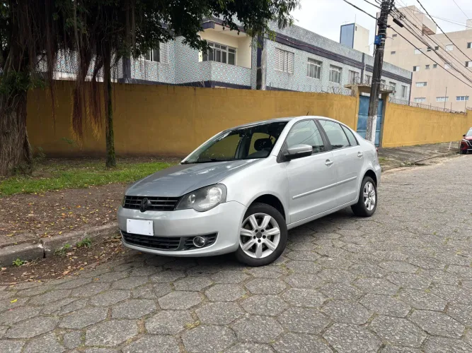 Volkswagen Polo Sed./sed. Comf. 2.0/2.0 Flex 8V 4P 2013