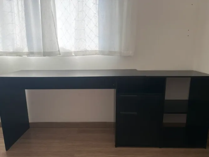 Escrivaninha articulada