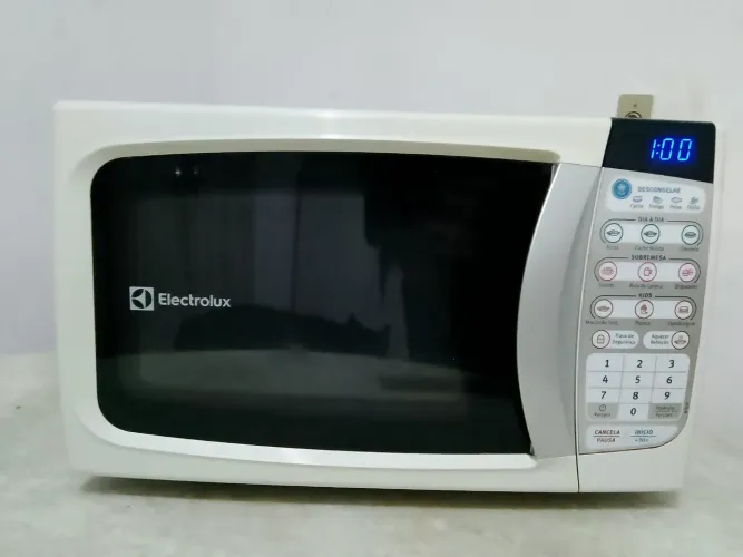 Microondas Electrolux funcionando perfeitamente 190 reais entrego