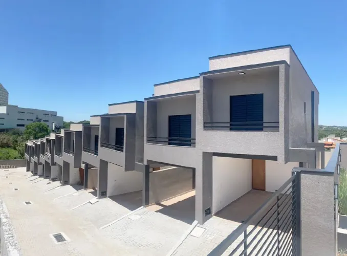 Casa com 2 dormitórios para alugar, 69 m² por R$ 2.690,00 - Jardim São Felipe - Atibaia/SP