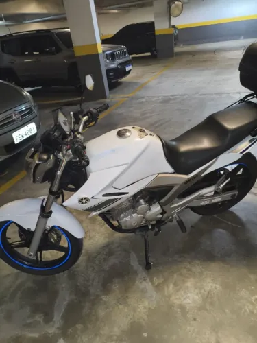 Yamaha Faezer 250 cc branca
