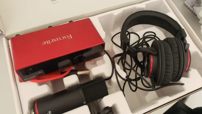 Kit Focusrite Scarlett Studio Áudio 3° geração