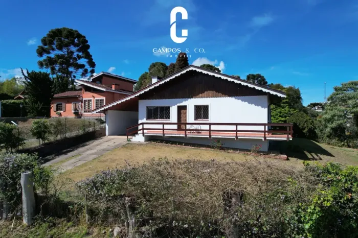 Casa à Venda na Vila Nova Suíça  Campos do Jordão