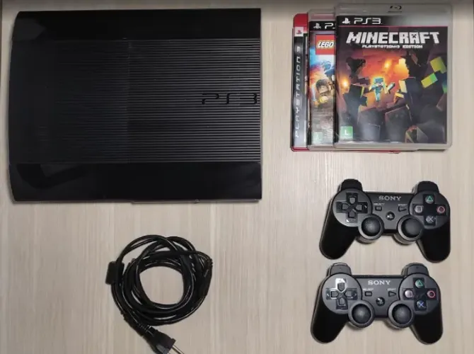 PlayStation 3 (PS3) Completo + 2 Controles + 3 Jogos (GTA, Minecraft e Lego)