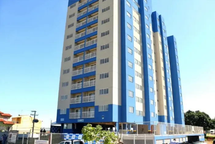 SAMAMBAIA NORTE - REFORMADO - 2 QTO - 2 WC - 1 GARAGEM COBERTA