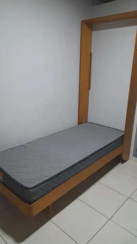 Cama de solteiro com colchão retrátil