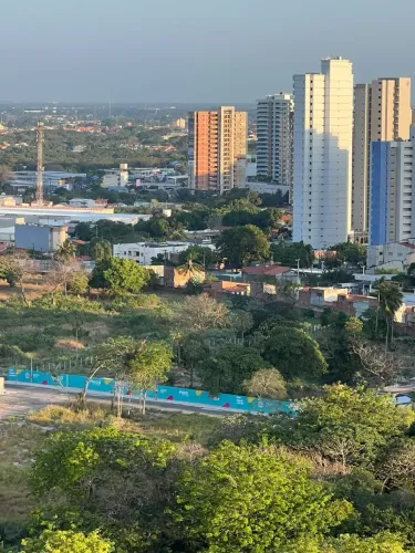 Imóvel para venda possui 68 metros quadrados com 2 quartos em Guararapes - Fortaleza - CE