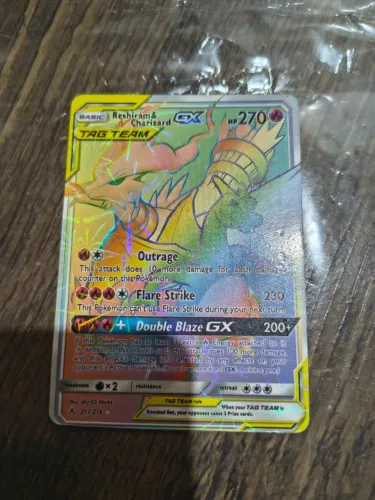 Pokémon Reagiram & charizard