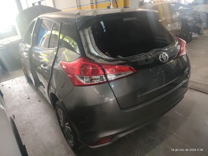 sucata Toyota Yaris Hatch 20 AT