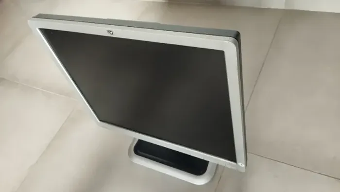 Monitor Hp 19" Quadrado Vga L1910