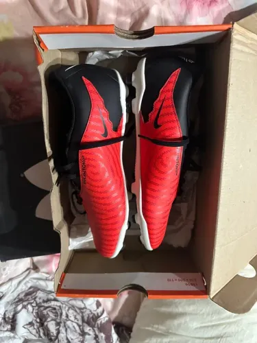 Chuteiras Nike Mercurial - Tamanho 38 - Nova