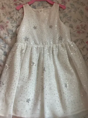 Vestido branco e laço prata tamanho 2 anos